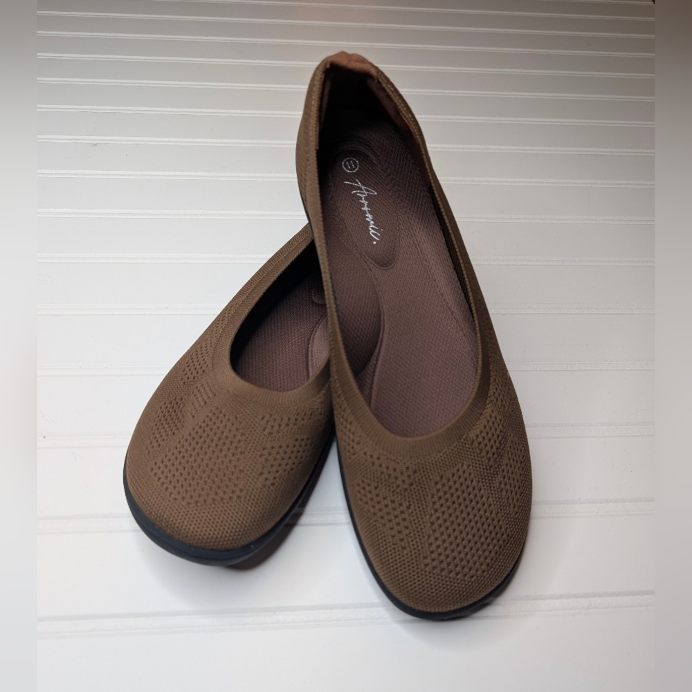 Brown Women's Flats by Toms